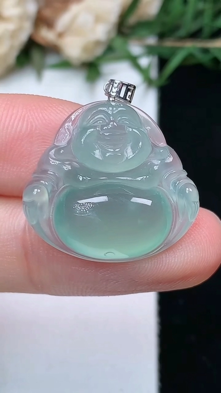 天然A货翡翠蓝水佛公吊坠，尺寸18.8-21.6-5.3，重量:3.63g
4月26日