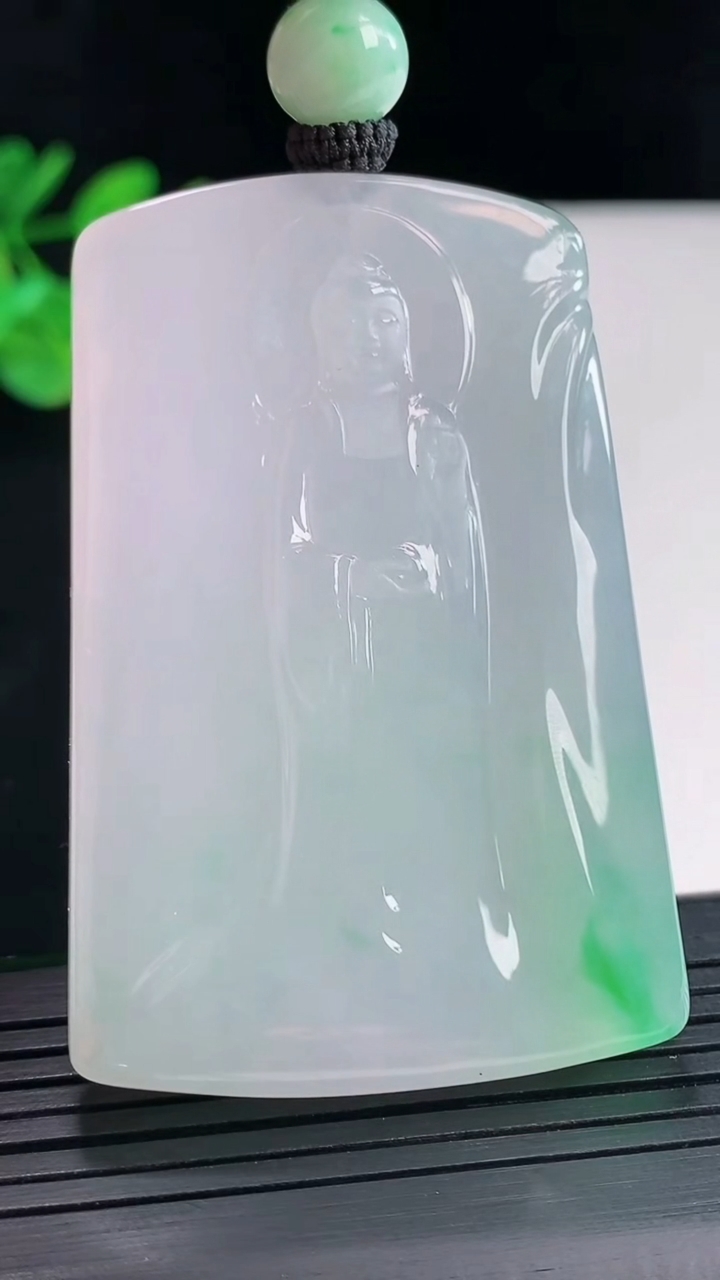 天然A货翡翠阿弥陀佛吊坠，尺寸59-39-8重量:52.29g
4月26日