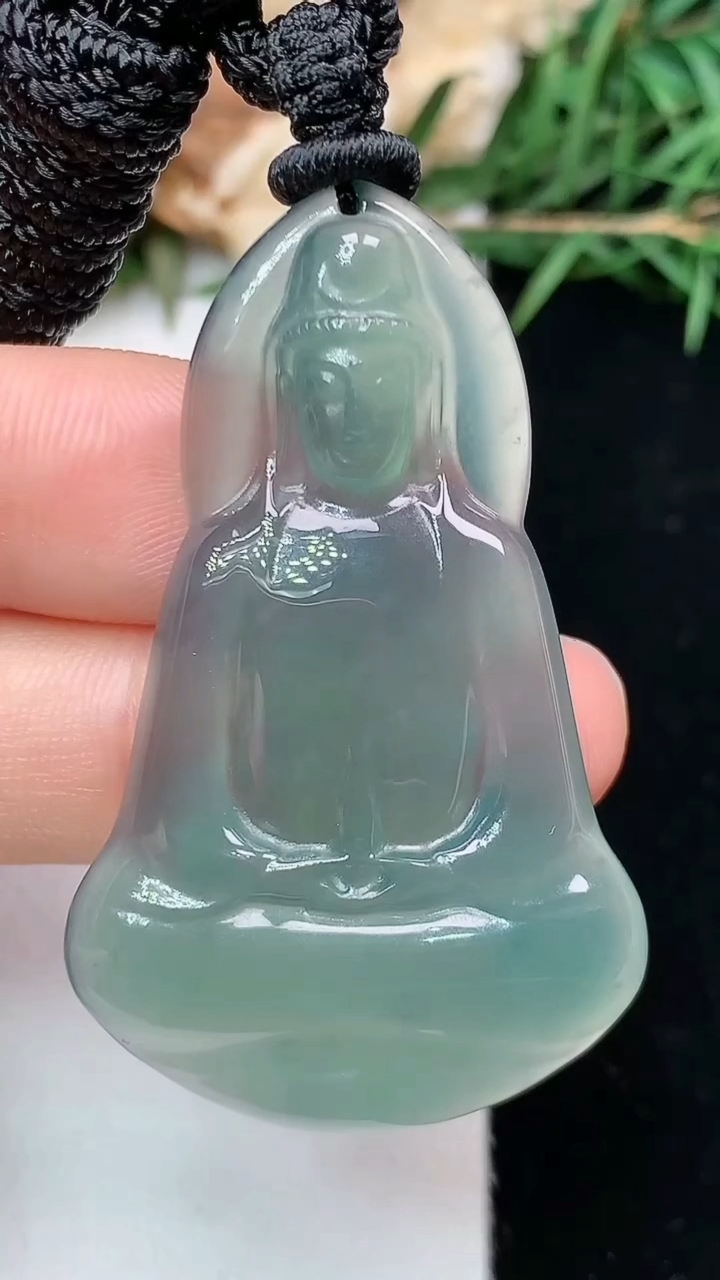 天然A货翡翠蓝水素衣观音吊坠，尺寸45.2-28-4.3，重量:12.76g
4月26日