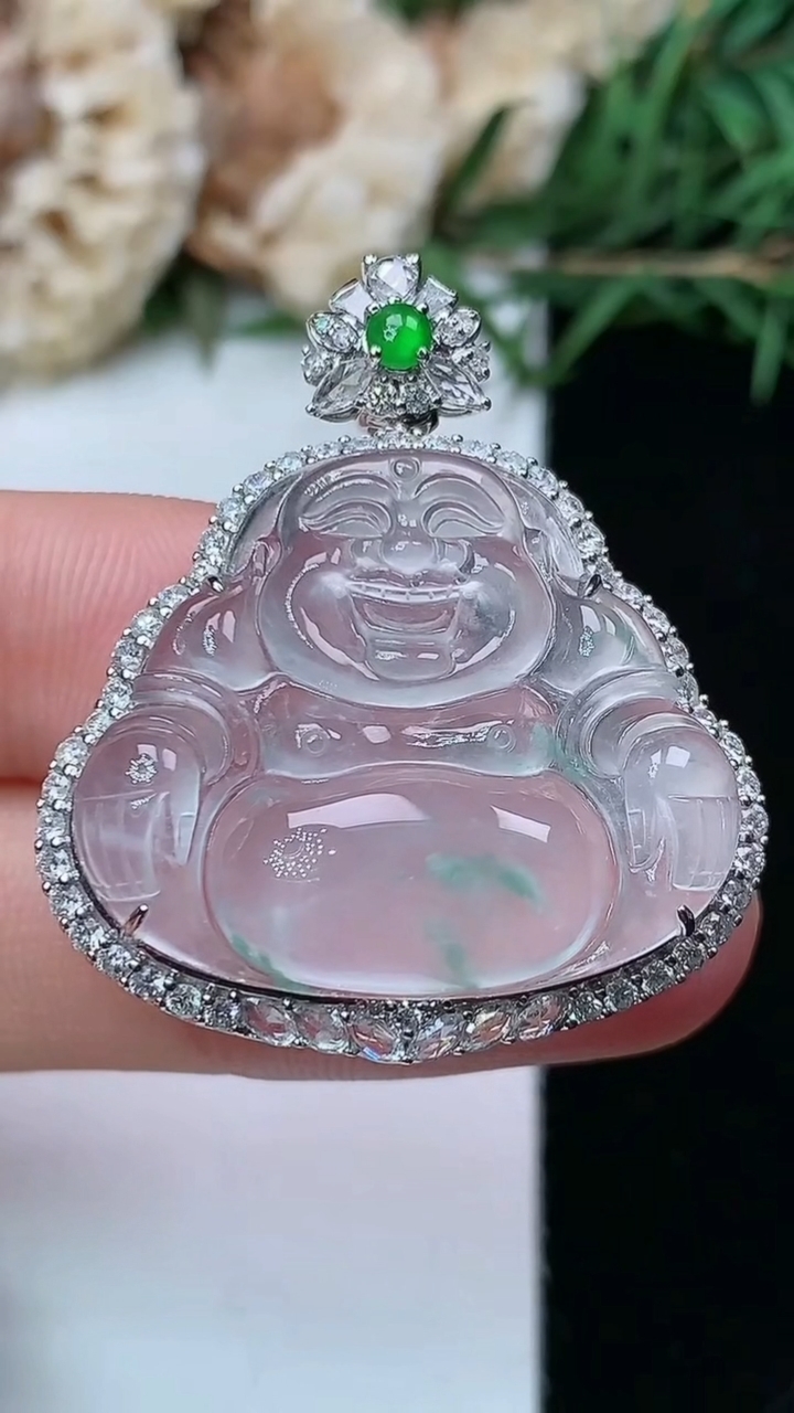 天然A货翡翠佛公吊坠，尺寸35.3-29.9-9.3，裸石22.6-26.5，重量:7.12g
4月