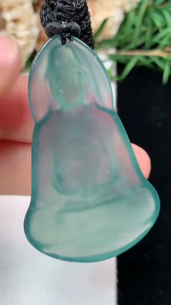 天然A货翡翠蓝水素衣观音吊坠，尺寸45.2-28-4.3，重量:12.76g
4月26日