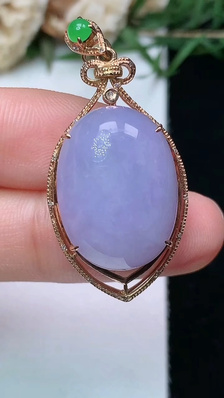 天然A货翡翠k金紫罗兰蛋面吊坠，尺寸36.5-17.2-10.3，裸石19.9-14.3，重量:5.