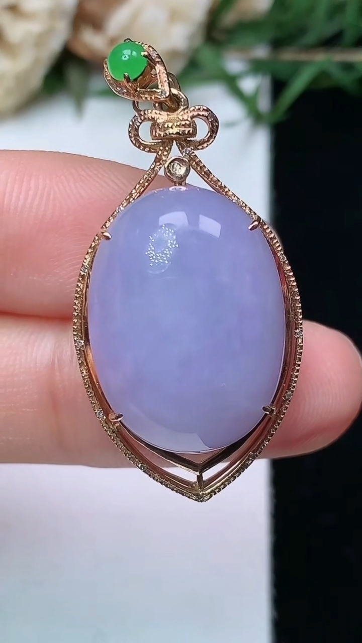 天然A货翡翠k金紫罗兰蛋面吊坠，尺寸36.5-17.2-10.3，裸石19.9-14.3，重量:5.