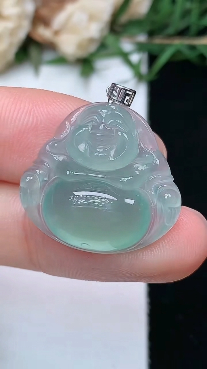 天然A货翡翠蓝水佛公吊坠，尺寸18.8-21.6-5.3，重量:3.63g
4月26日