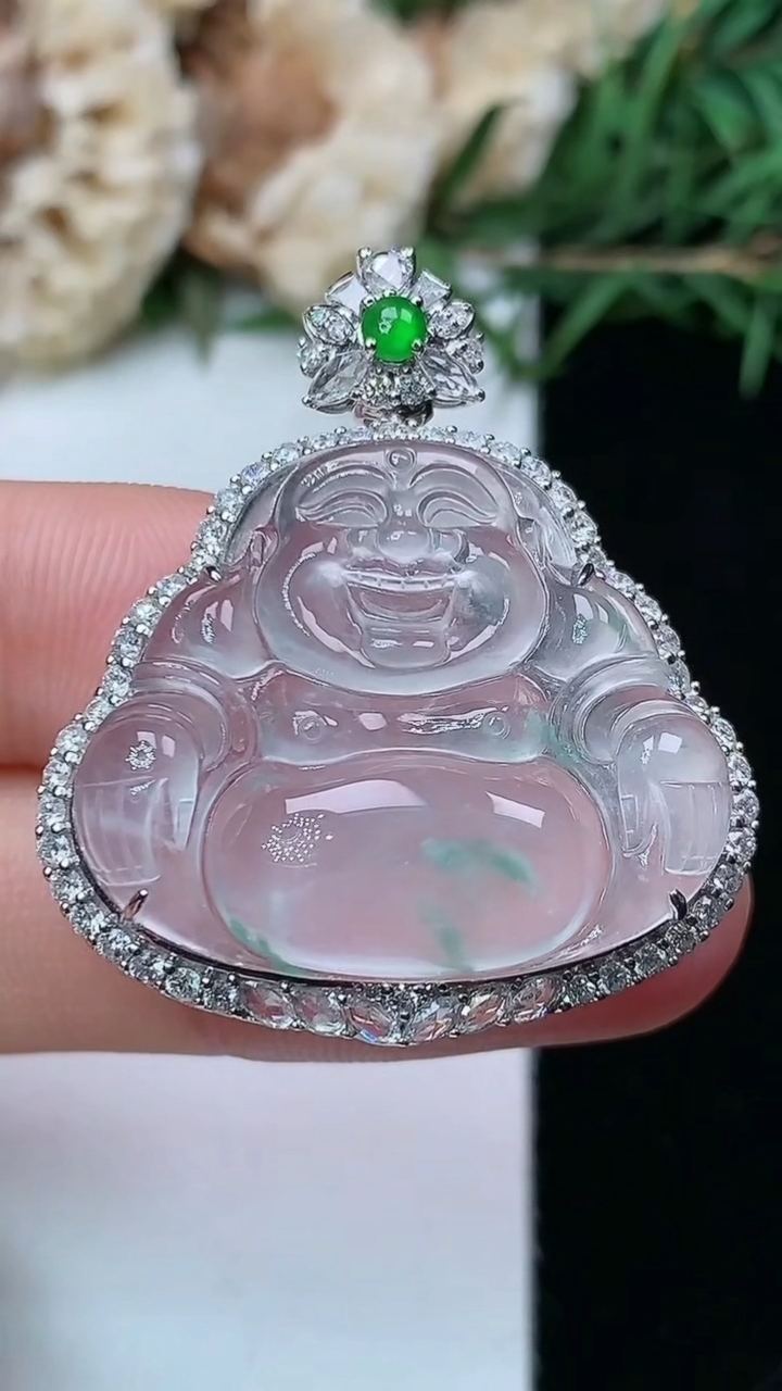 天然A货翡翠佛公吊坠，尺寸35.3-29.9-9.3，裸石22.6-26.5，重量:7.12g
4月26日