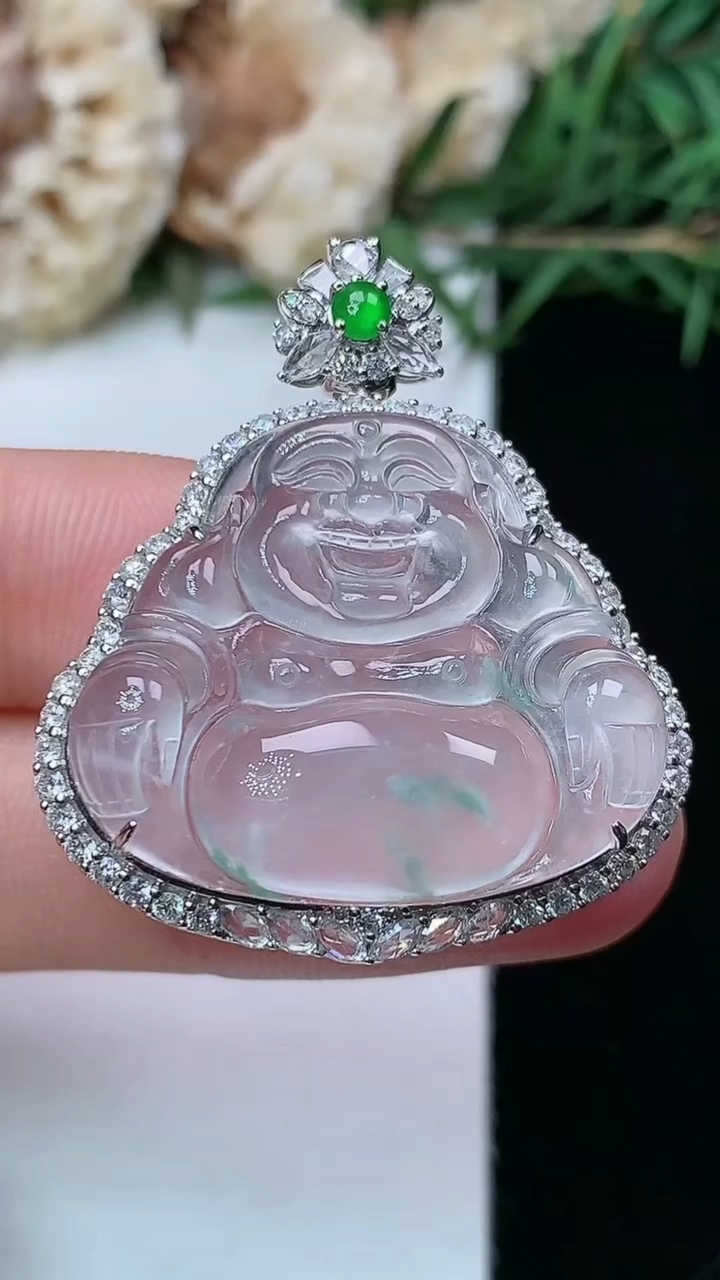 天然A货翡翠佛公吊坠，尺寸35.3-29.9-9.3，裸石22.6-26.5，重量:7.12g
4月