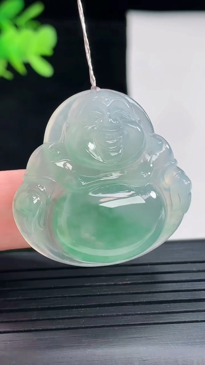 天然A货翡翠种飘花佛公吊坠，尺寸33-35-5.8重量:10.09g
4月26日