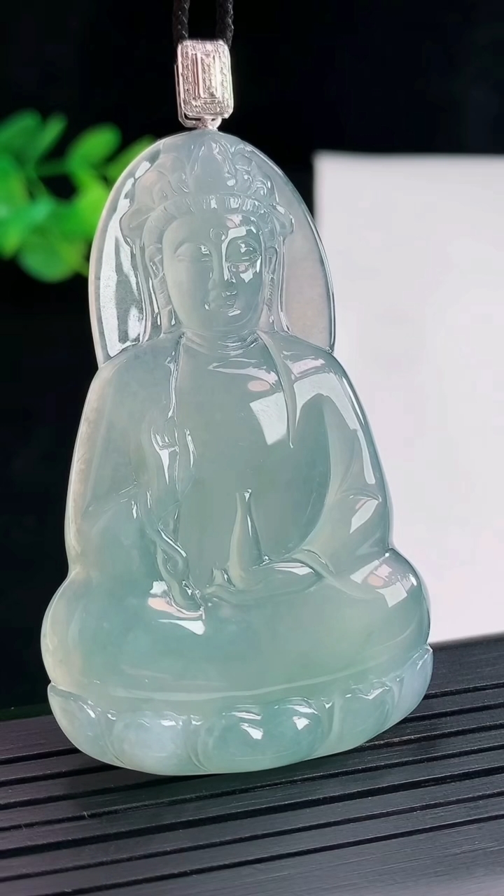 天然A货翡翠素衣观音吊坠，尺寸60.5-37-5.5重量:25.55g
4月26日