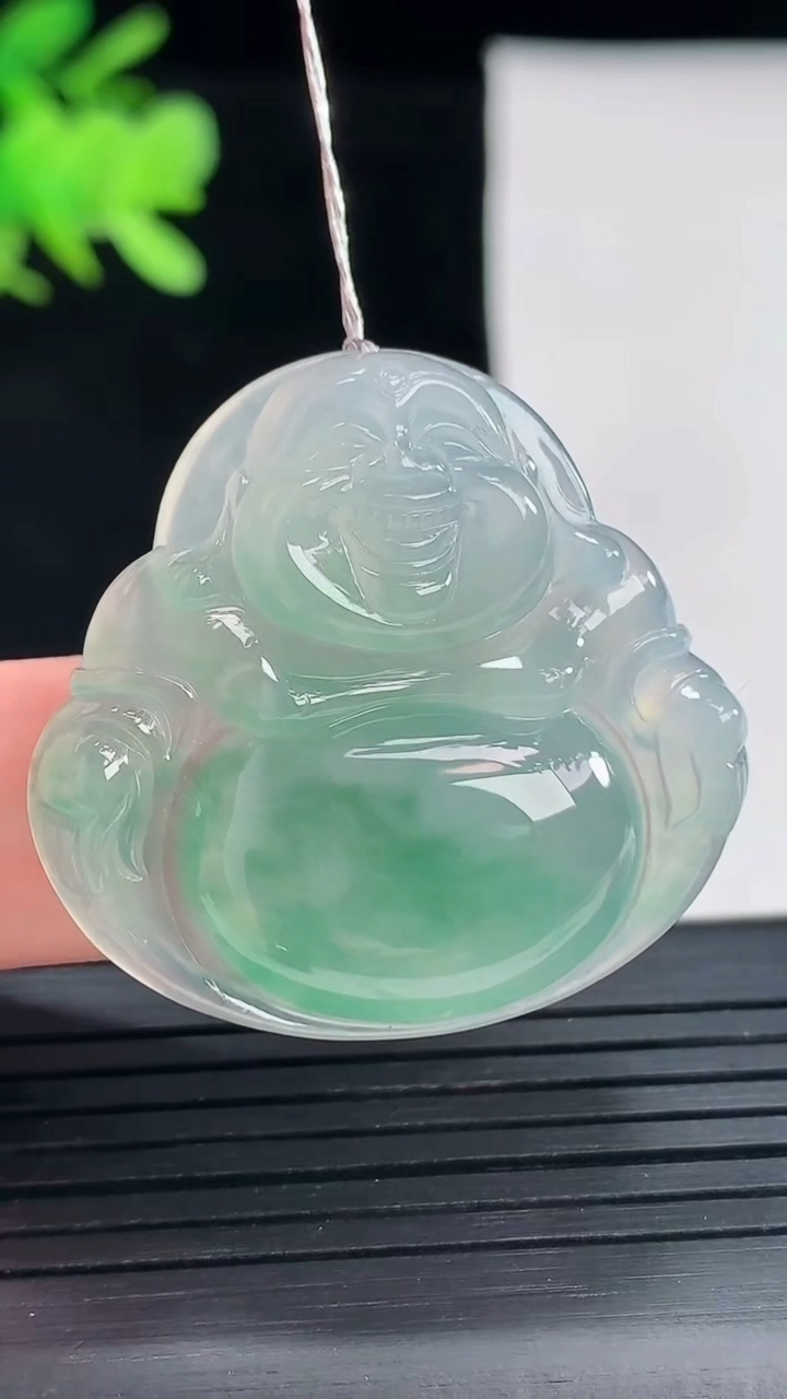 天然A货翡翠种飘花佛公吊坠，尺寸33-35-5.8重量:10.09g
4月26日