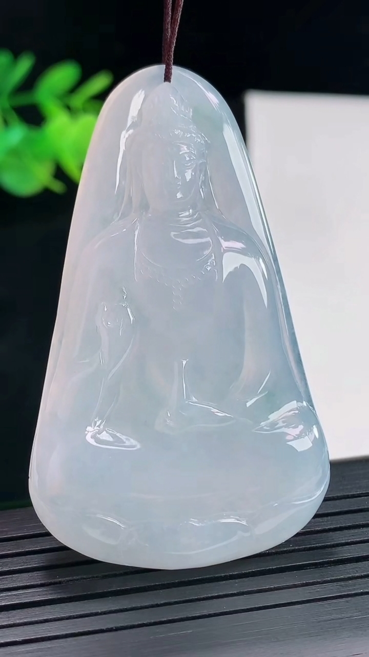 天然A货翡翠紫罗兰素衣观音吊坠，尺寸60-35.5-5.6重量:21.90g
4月26日