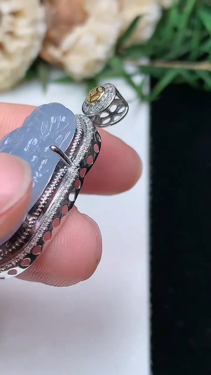 天然A货翡翠紫罗兰财神爷吊坠，尺寸34-22.3-8.9
4月26日