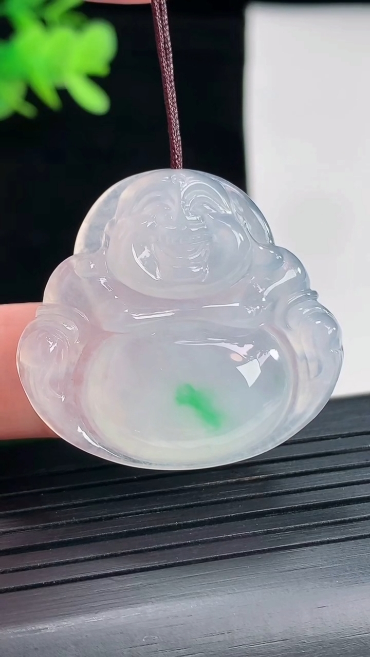 天然A货翡翠佛公吊坠，尺寸31.5-34-5.6重量:9.32g
4月26日