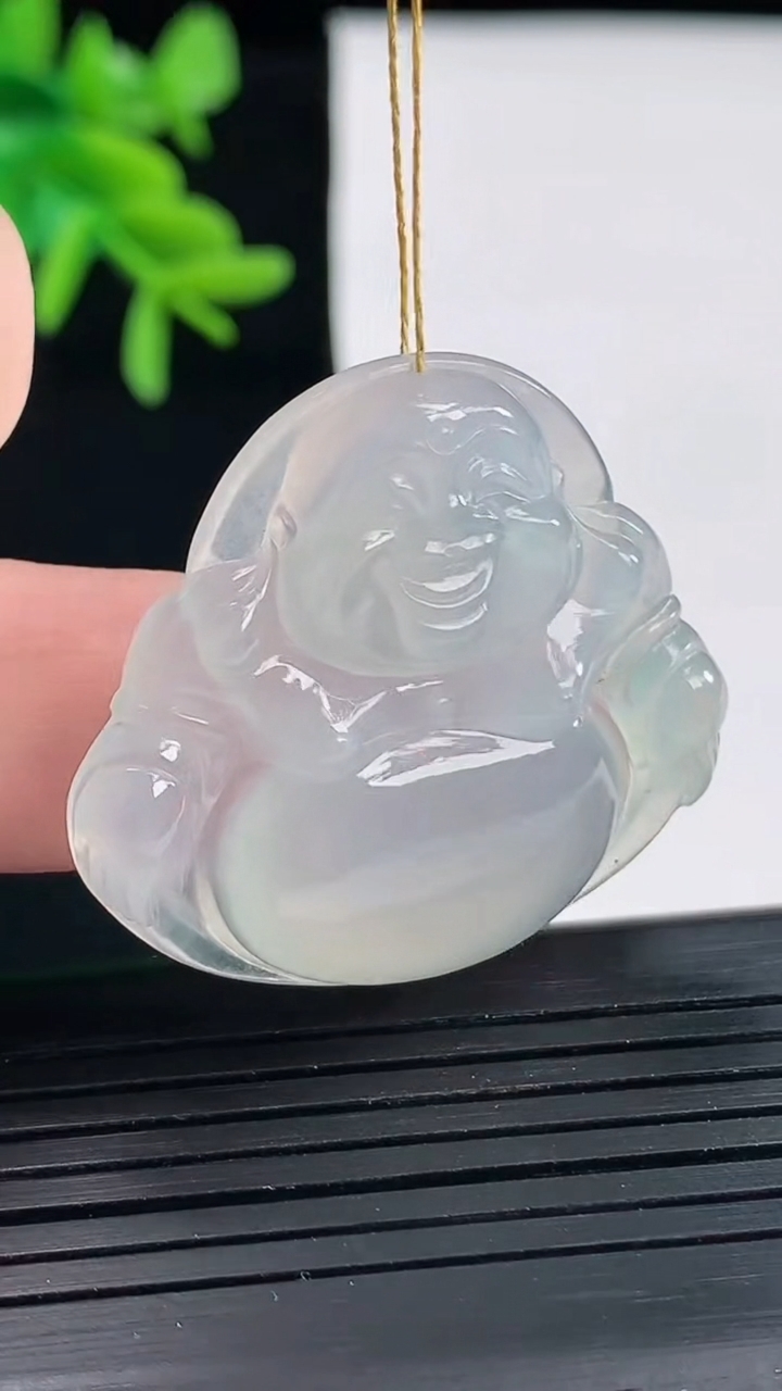 天然A货翡翠佛公吊坠，尺寸32.5-35-5.5重量:9.92g
4月27日