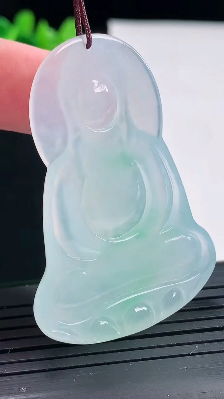天然A货翡翠素衣观音吊坠，尺寸51.6-36.5-5.6重量:16.81g
4月27日