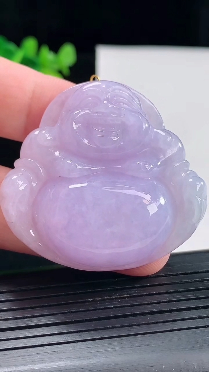 天然A货翡翠紫罗兰佛公吊坠，尺寸43.5-45.2-11重量:33.90g
4月27日