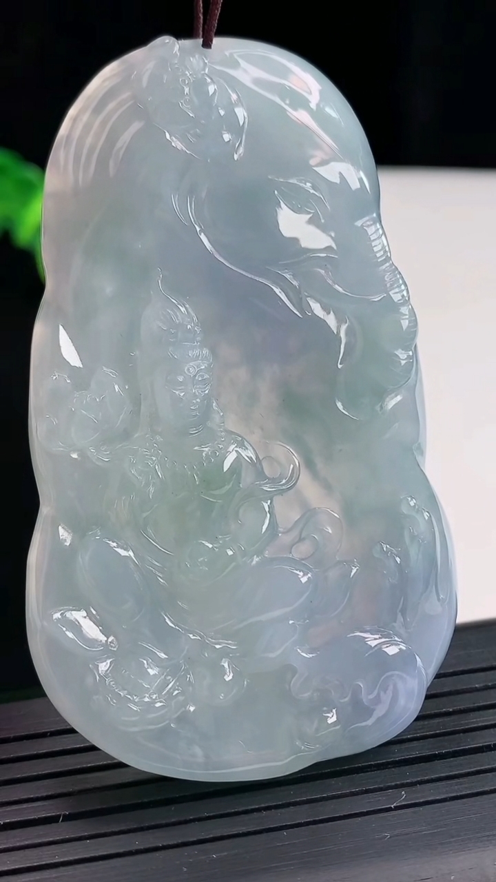 天然A货翡翠种紫罗兰普贤菩萨吊坠，尺寸71.5-43-7重量:48.99g
4月27日