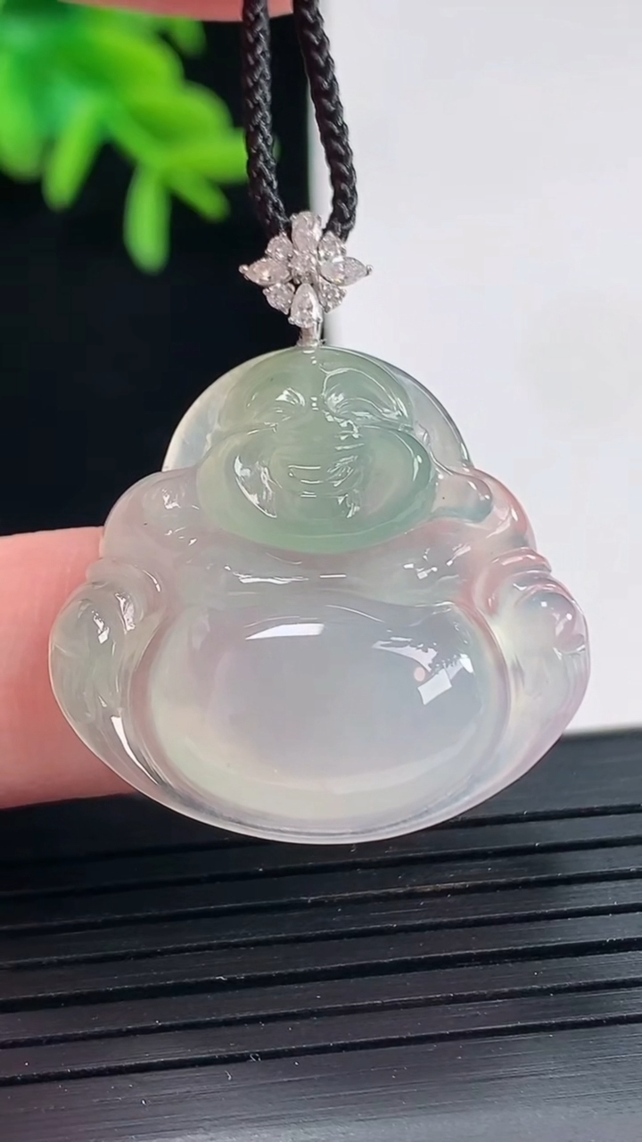 天然A货翡翠佛公吊坠，尺寸25.6-28-5.8重量:6.54g
4月27日