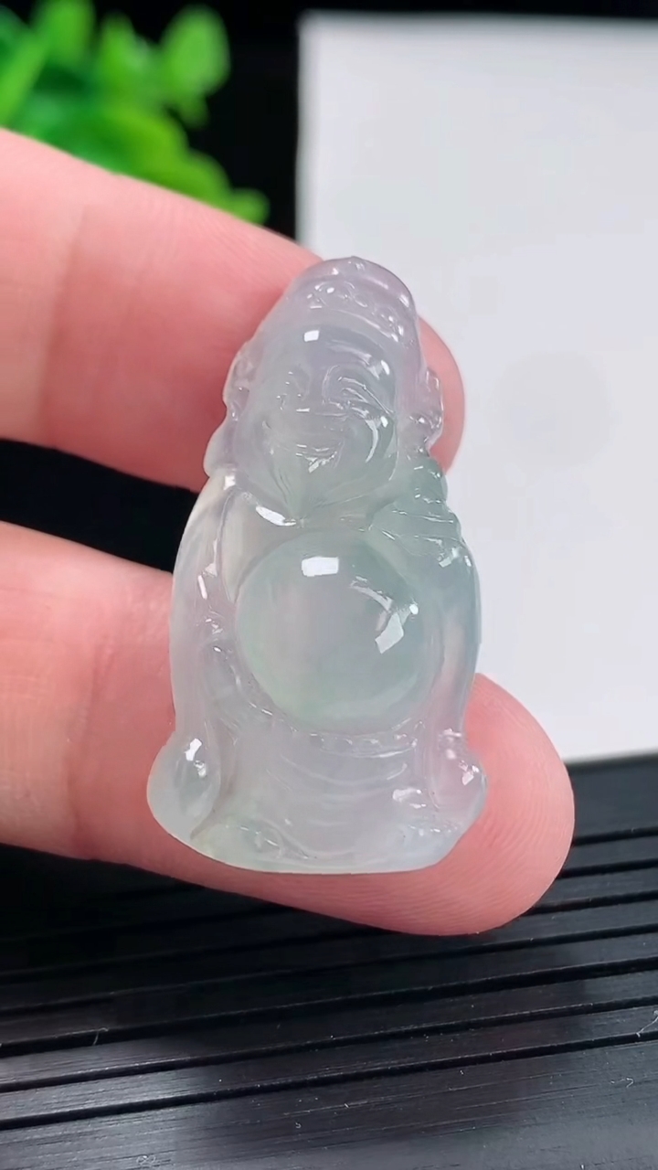 天然A货翡翠财神爷吊坠，尺寸36-18-6重量:5.99g
4月27日