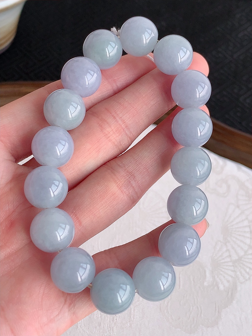 天然A货翡翠紫罗兰圆珠佛珠手串16颗 完
尺寸13mm 重量61.10g 0426