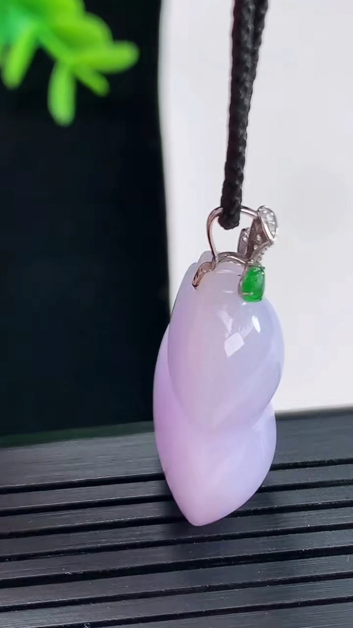 天然A货翡翠18k金紫罗兰葫芦吊坠，尺寸23-20-10.8重量:9.02g
4月27日