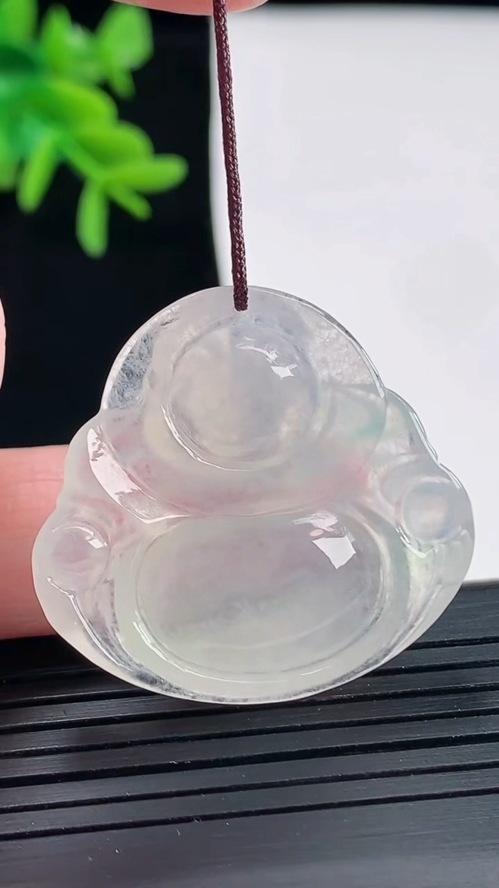 天然A货翡翠佛公吊坠，尺寸31-33-5.6重量:8.71g
4月27日