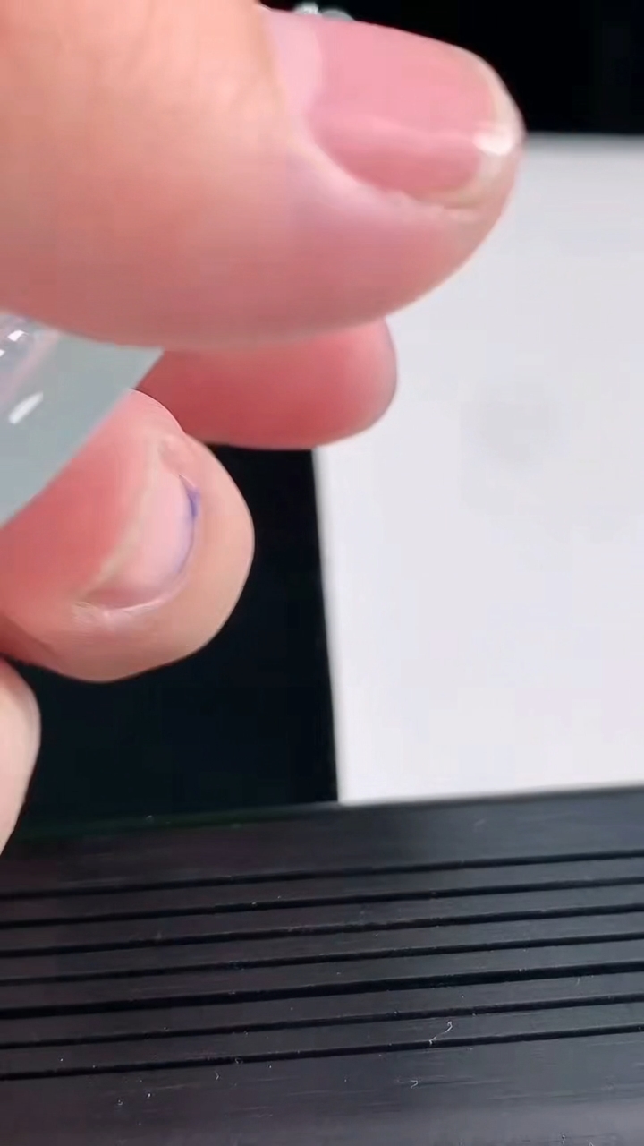 天然A货翡翠生肖兔吊坠，尺寸52-44-4.8重量:26.76g
4月27日