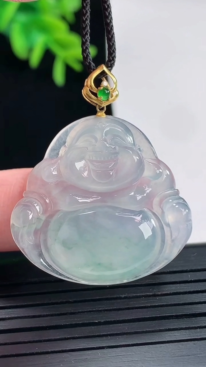 天然A货翡翠种飘花佛公吊坠，尺寸28.5-31-4.5重量:6.36g
4月27日