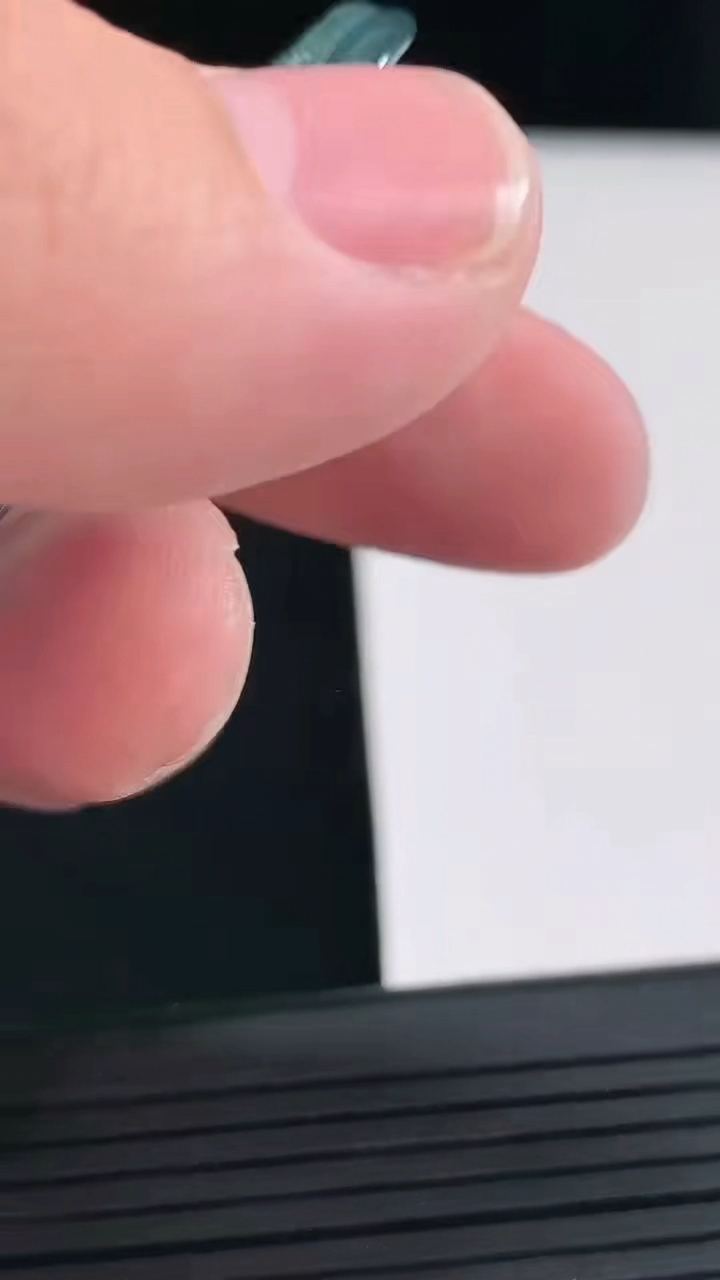 天然A货翡翠冰种蓝水素衣观音吊坠，尺寸50-30.5-4重量:11.07g
4月27日