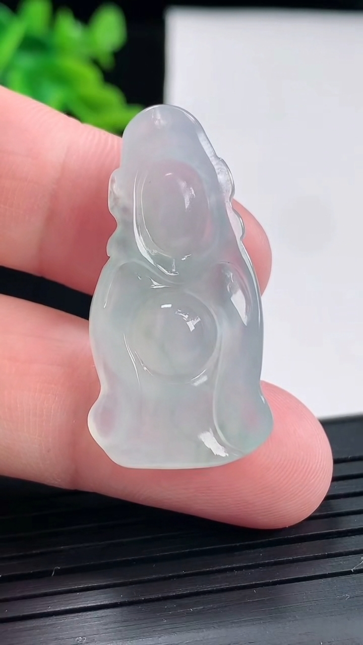 天然A货翡翠财神爷吊坠，尺寸36-18-6重量:5.99g
4月27日