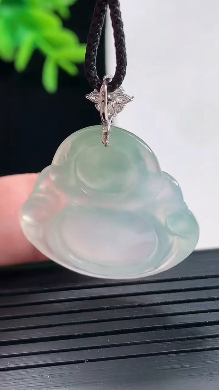 天然A货翡翠佛公吊坠，尺寸25.6-28-5.8重量:6.54g
4月27日