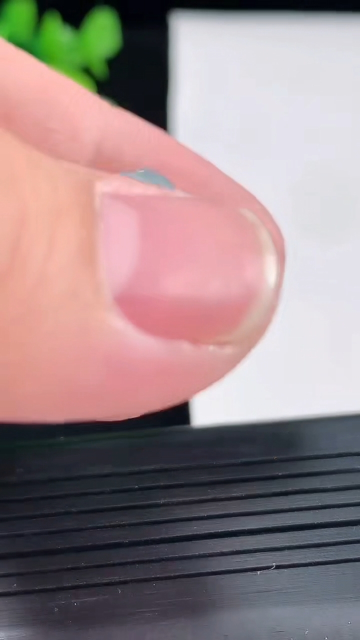 天然A货翡翠飘花佛公吊坠，尺寸24-28.6-6.2重量:6.46g
4月27日