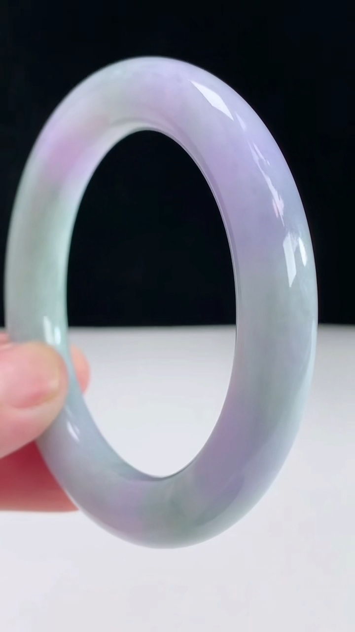 圈口54翡翠a货春带彩 紫罗兰圆条手镯尺寸54-11重:64.80g874月27日