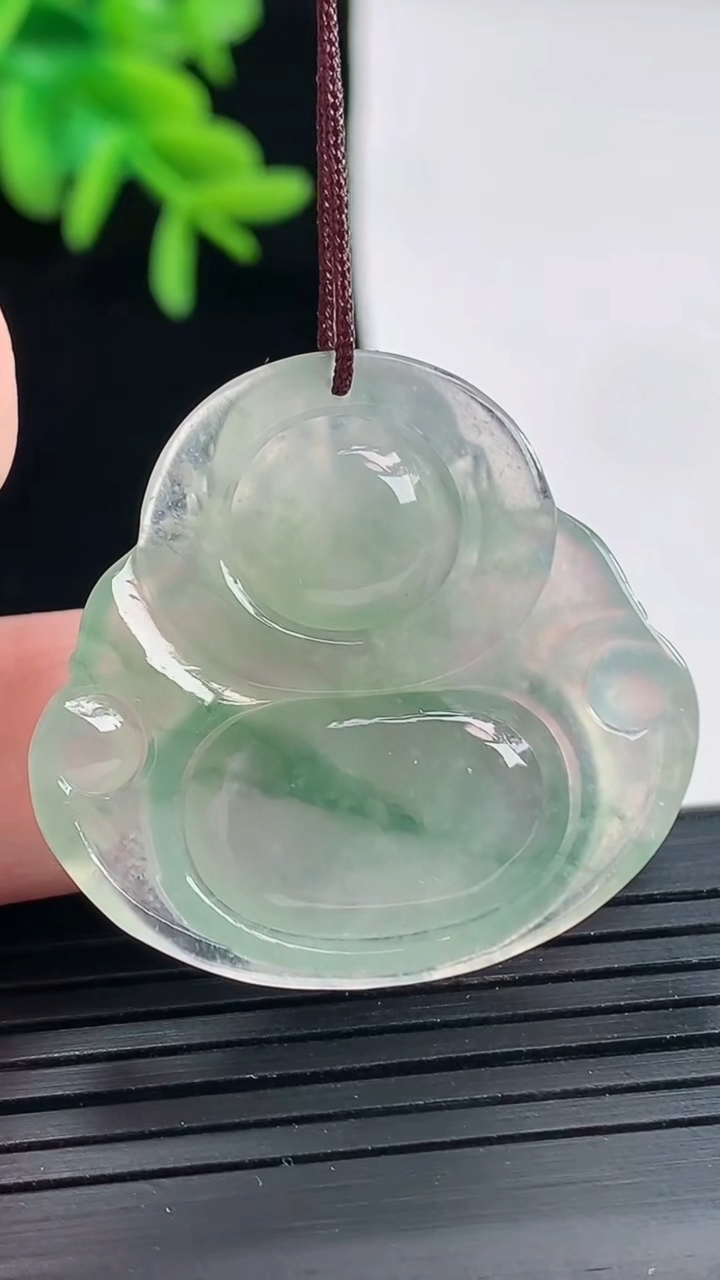 天然A货翡翠种飘花佛公吊坠，尺寸31-33-5.6重量:8.95g
4月27日