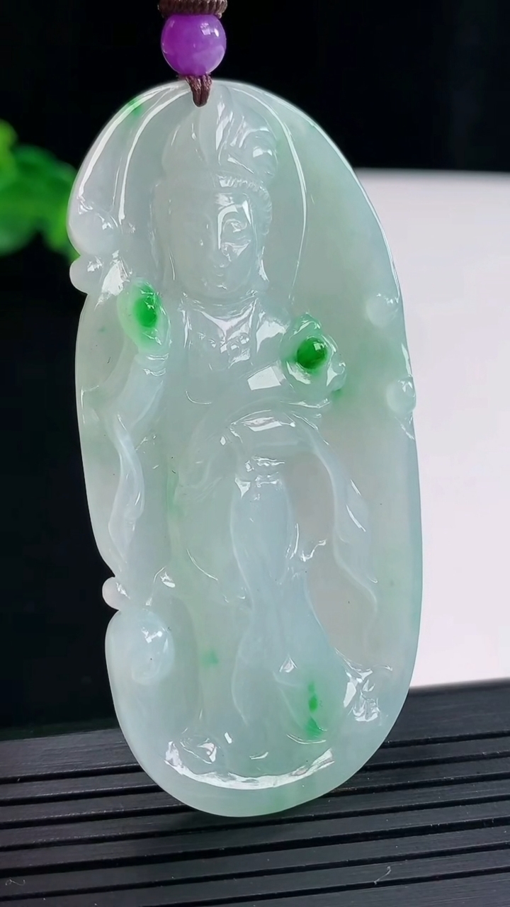 天然A货翡翠观音菩萨吊坠，尺寸67.5-32.5-5.5重量:28.36g
4月27日