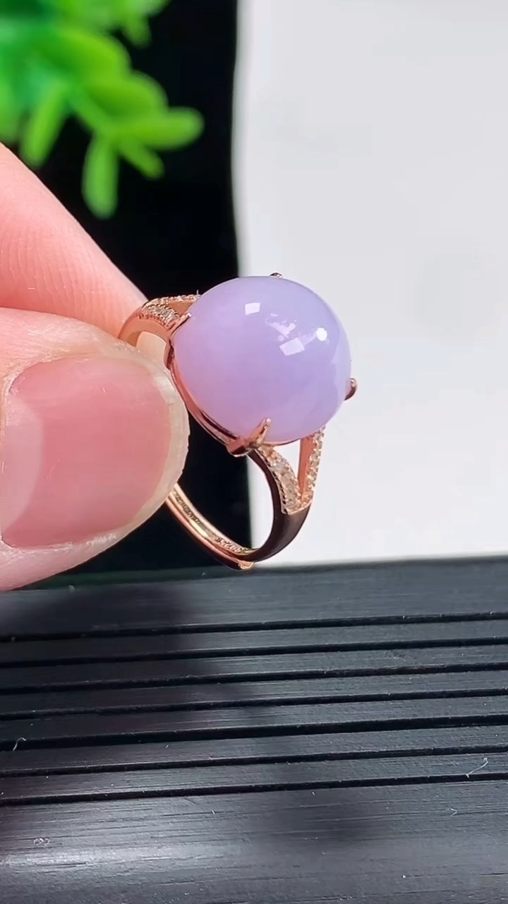 天然A货翡翠925银紫罗兰蛋面戒指，尺寸12-11-7.5重量:2.76g2026年4月27日
工厂