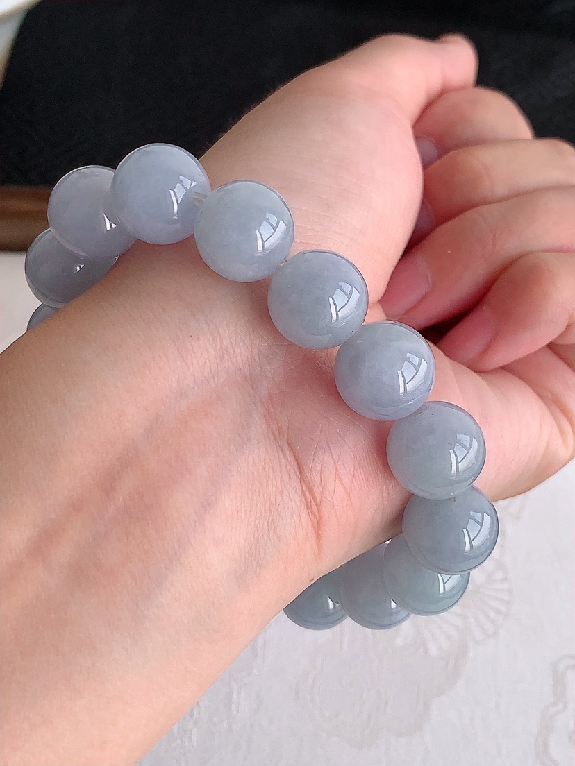 天然A货翡翠紫罗兰圆珠佛珠手串16颗 完
尺寸13mm 重量61.10g 0426