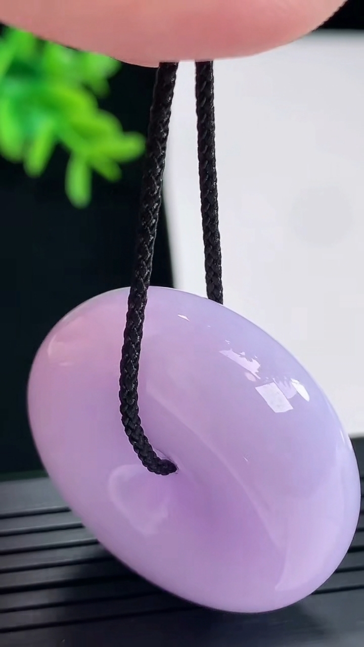 天然A货翡翠紫罗兰路路通吊坠，尺寸34-12重量:31.53g
4月27日