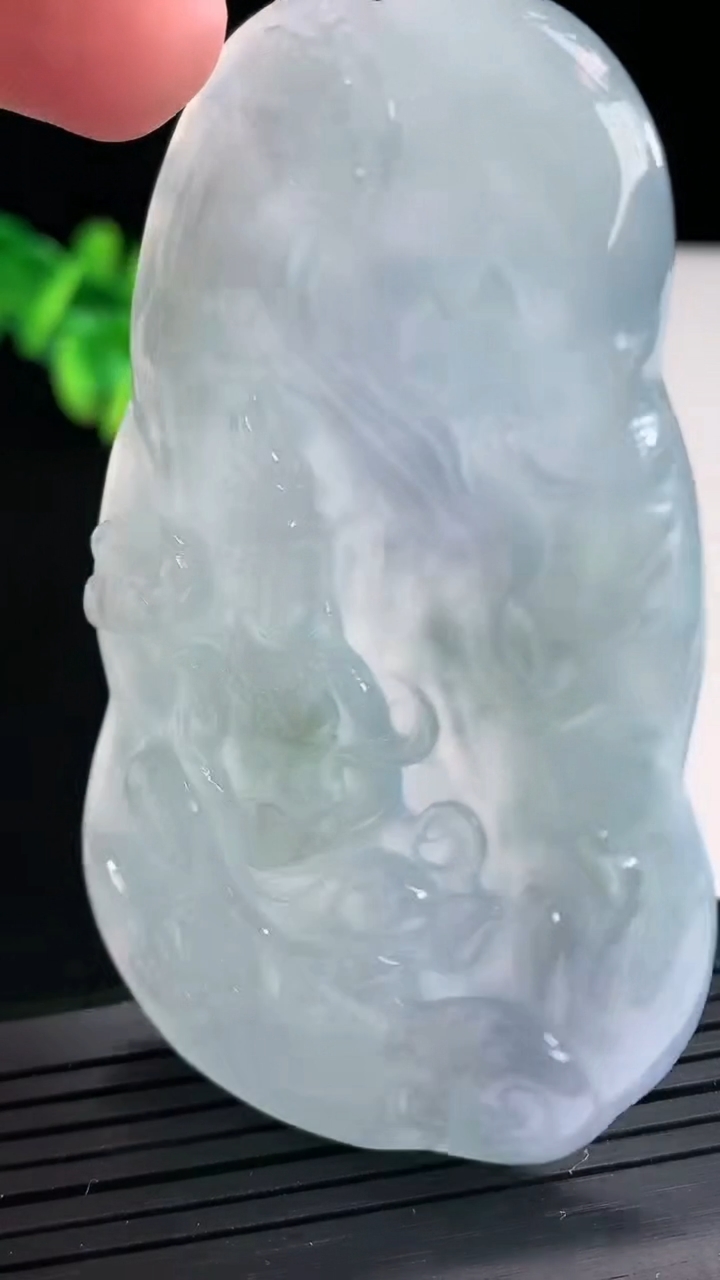 天然A货翡翠种紫罗兰普贤菩萨吊坠，尺寸71.5-43-7重量:48.99g
4月27日