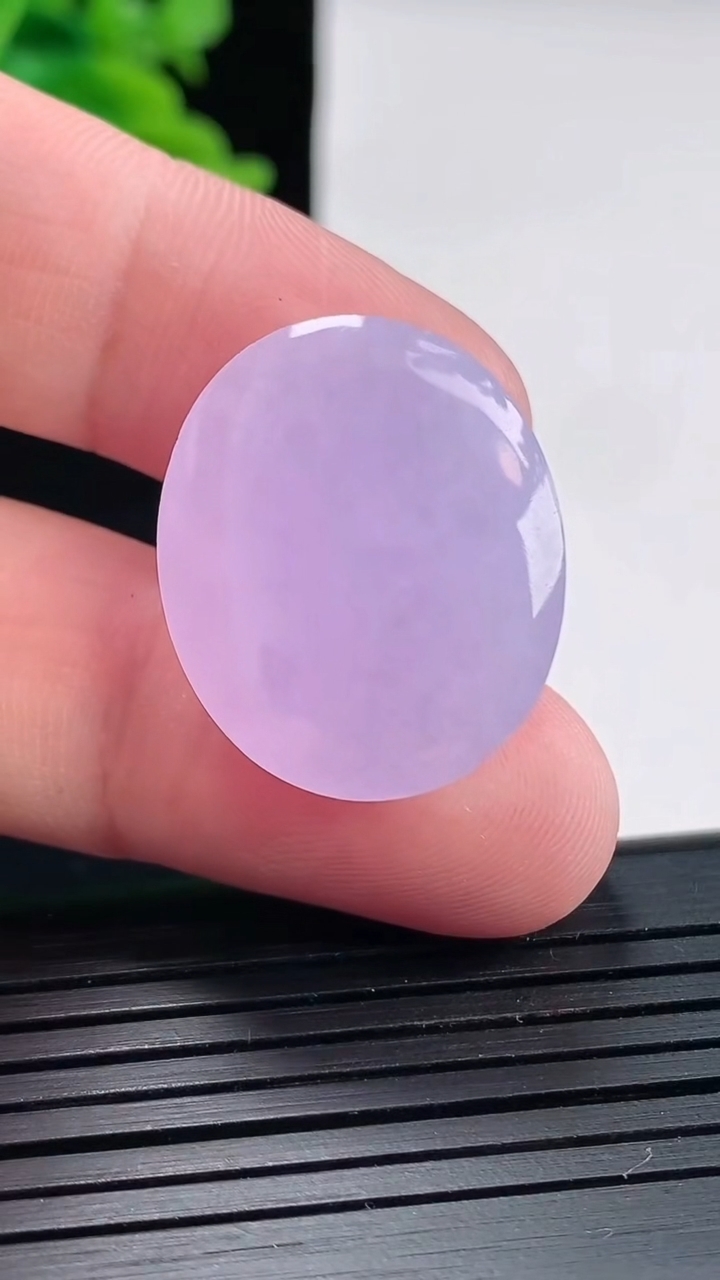 天然A货翡翠种紫罗兰蛋面镶嵌件，尺寸25-21-9.2重量:8.66g
4月27日