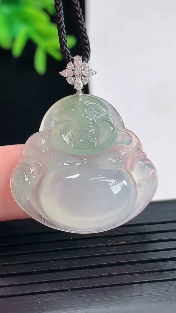 天然A货翡翠佛公吊坠，尺寸25.6-28-5.8重量:6.54g
4月27日