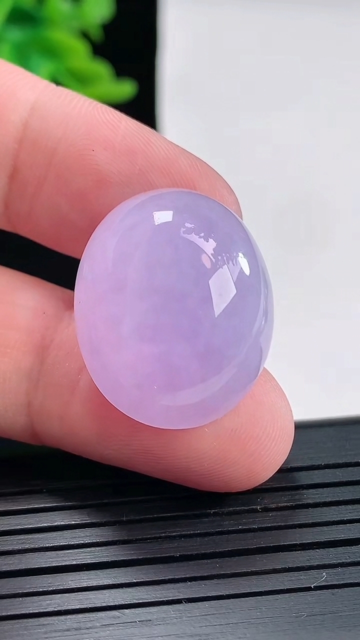 天然A货翡翠种紫罗兰蛋面镶嵌件，尺寸25-21-9.2重量:8.66g
4月27日