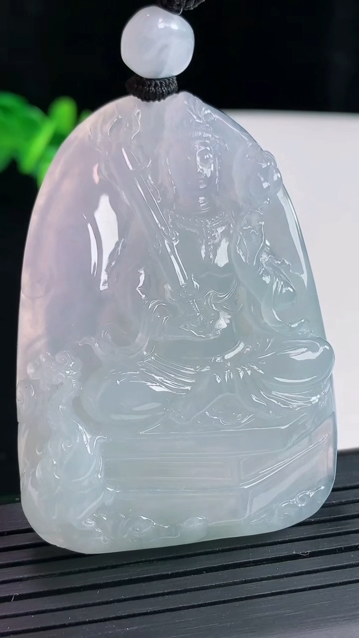 天然A货翡翠种紫罗兰虚空藏菩萨吊坠，尺寸63-43-10.6重量:59.23g
4月27日