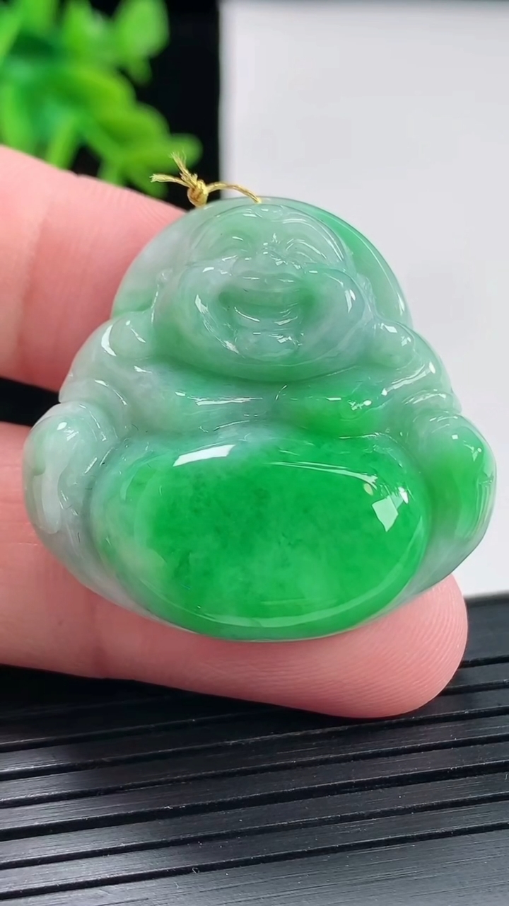 天然A货翡翠佛公吊坠，尺寸34-34.5-10.6重量:20.35g
4月27日
