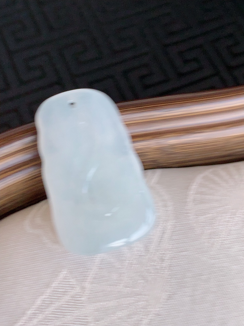 天然A货翡翠白冰白月光生肖马马上有钱吊坠 
尺寸30.4-18-5mm 重量6.40g 0426