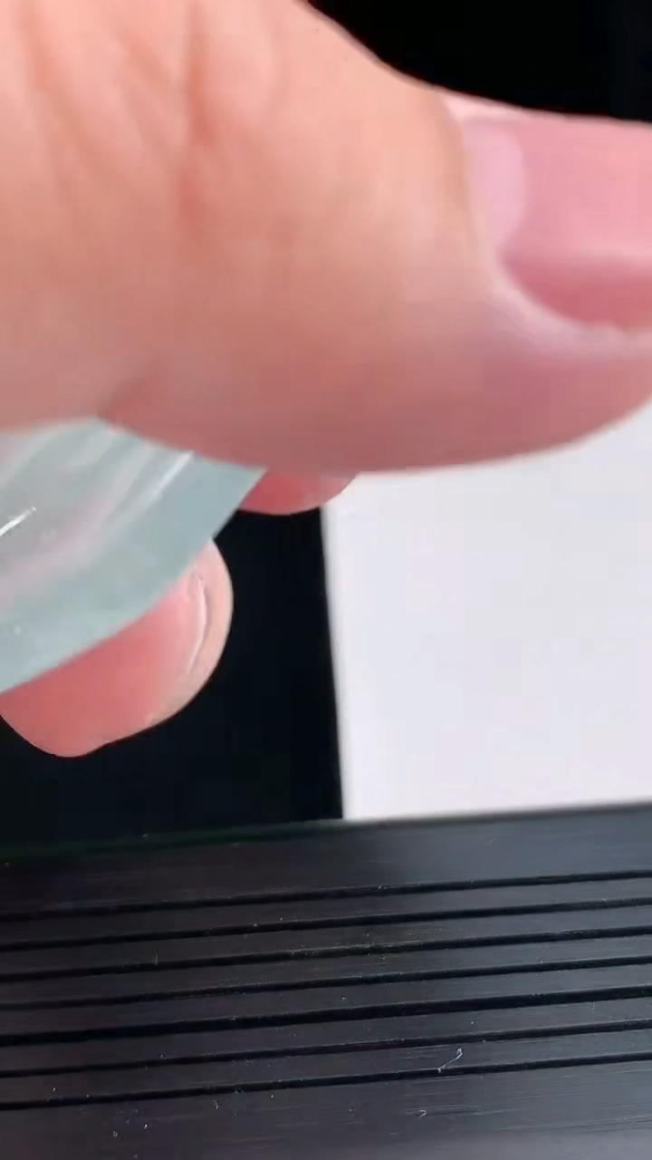 天然A货翡翠生肖狗吊坠，尺寸49-41-4.6重量:23.59g
4月27日