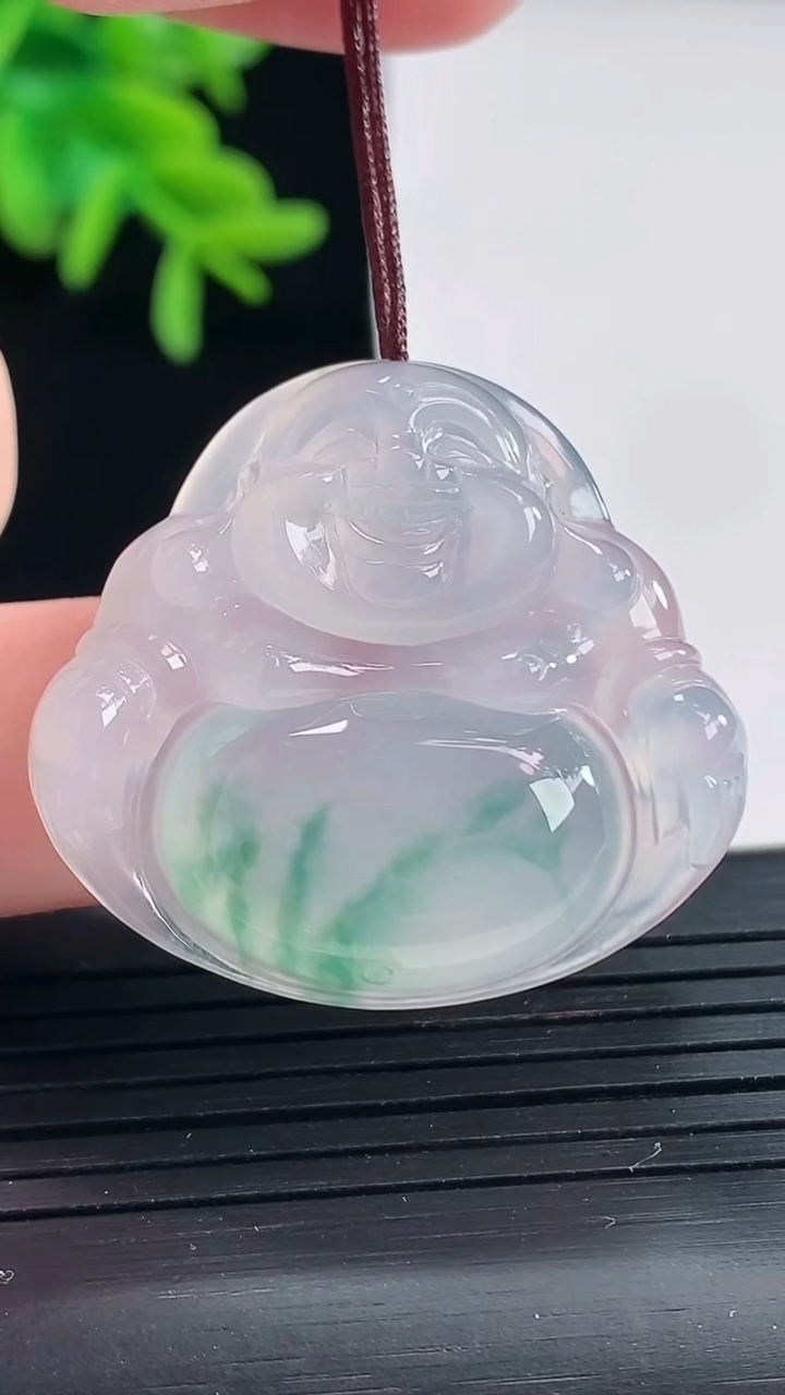 天然A货翡翠种飘花佛公吊坠，尺寸30-32.8-5.6重量:9.03g
4月27日