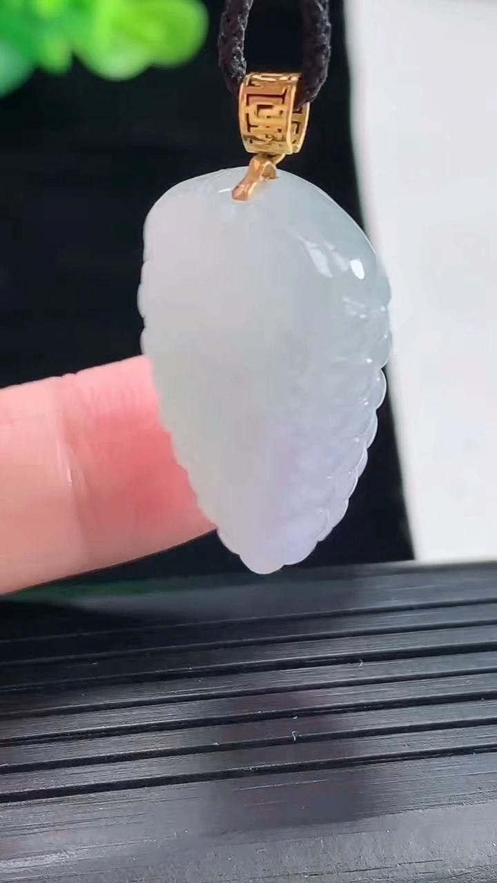 天然A货翡翠18k金紫罗兰多子多福 葡萄吊坠，尺寸30-19-11.8重量:11.43g
4月28日