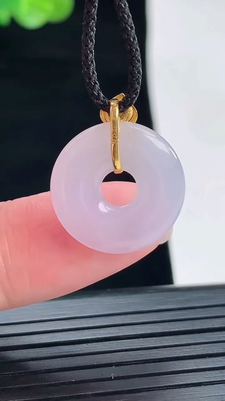 天然A货翡翠18k金紫罗兰平安环吊坠，尺寸18-3.2重量:2.05g
4月28日