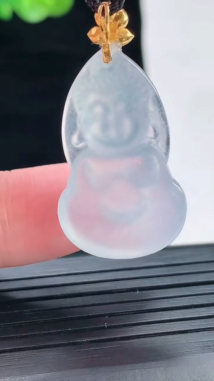 天然A货翡翠种白冰宝宝佛吊坠，尺寸29-19-5.6重量:5.96g
4月28日