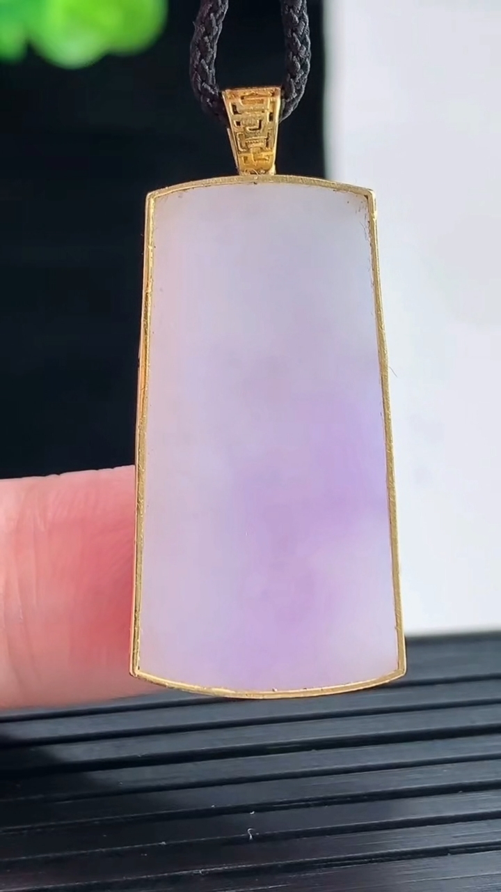 天然A货翡翠18k金紫罗兰无事牌吊坠，尺寸36-16.5-4.5，裸石31-16-4重量:6.78g